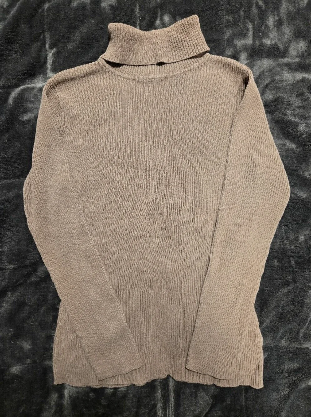 Claiborne Ribbed Knit Sweater in Taupe